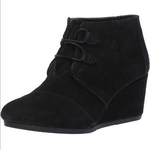 Tom’s wedge Booties